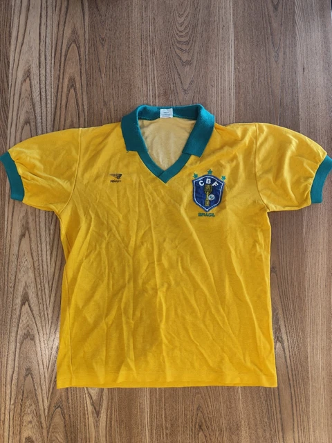 Maillots de football retro et t-shirts Socrates