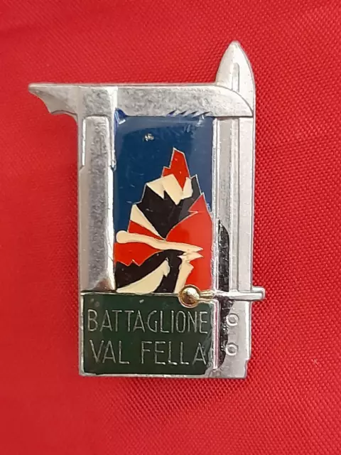 Distintivo BATTAGLIONE VAL FELLA vintage in metallo