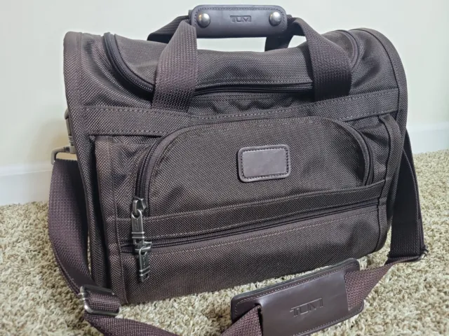 Tumi Ballistic Nylon Carry On Suitecase Duffel Bag Gym Travel Brown Strap 14"