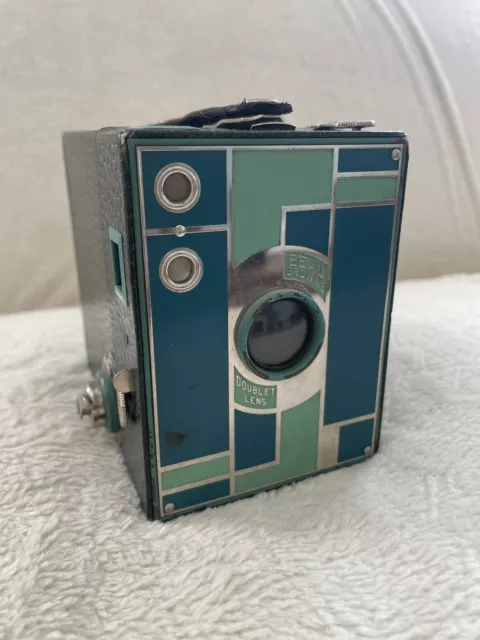 Raro Kodak Teague Verde Azulada Hermoso Brownie 2 Cámara Caja Diseño Art Deco De Colección