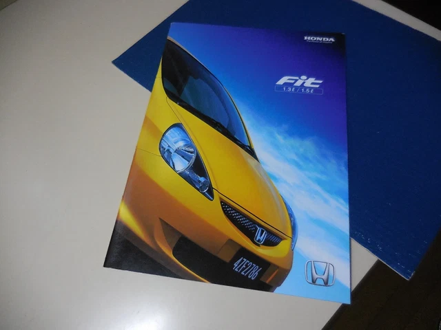 HONDA FIT Japanese Brochure 2004/11 GD3 GD4 L15A GD1 GD2 L13A HONDA FIT Japanese Brochure 2004/11 GD3 GD4 L15A GD1 GD2 L13A