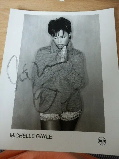 Michelle Gayle    -   Actress / Singer   -  Autographed Photo