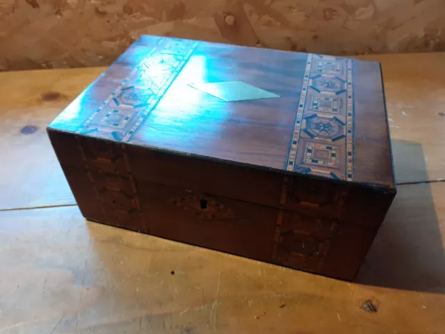 Lovely vintage inlaid jewellery box with nicely fitted interior