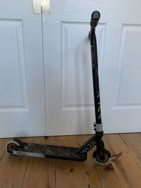 Madd Gear Kick Pro Stunt Scooter - Black