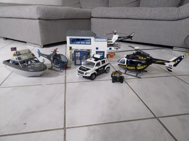 Playmobil Polizeistation + Boot Und Helikoptern