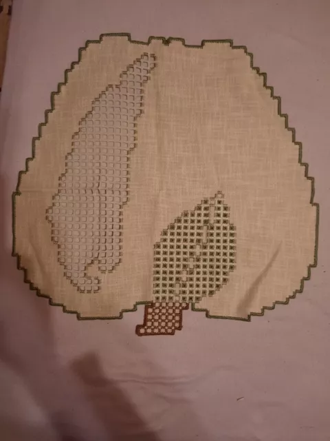 Cubierta hardanger 40 x 45 manzana, nueva hecha a mano