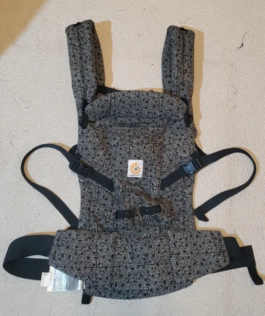 Ergo Baby Adapt Carrier - Keith Haring Black Geometric All over Pattern