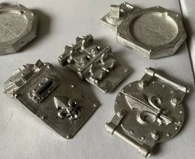Warhammer 40K - Sisters of Battle - METALL Verbrenner Panzer Luke Türen (R2) Exc