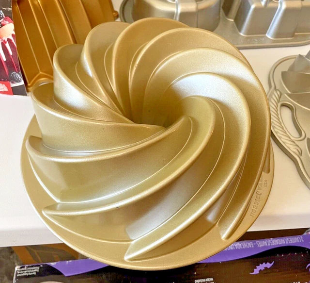 Nordic Ware Heritage Bundt Cake Mold Pan WS Gold