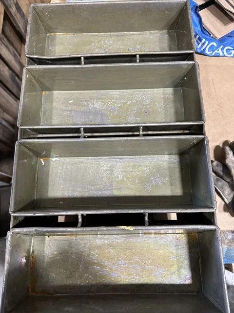 Ecko Loaf Pans lot of 6. Loaf size is 12 1/8x 4 1/2