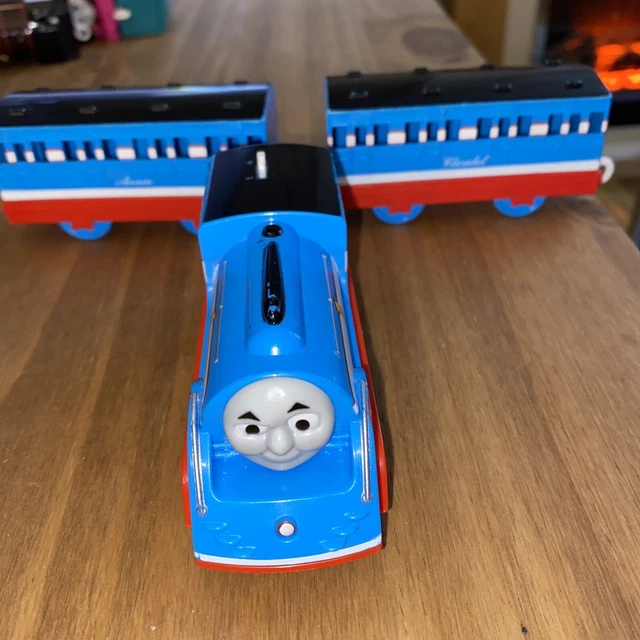 TOMY TRACKMASTER THOMAS the Tank Engine (working) & coaches Annie ...