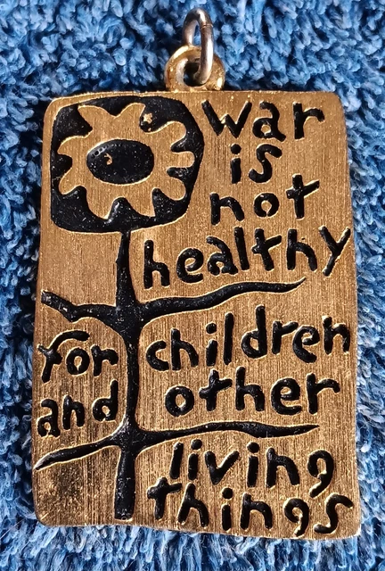 60s ヴィンテージ　ネックレス　war is not healthy ヒッピー Vintage Peace Necklace / War is Not Healthy for Children and