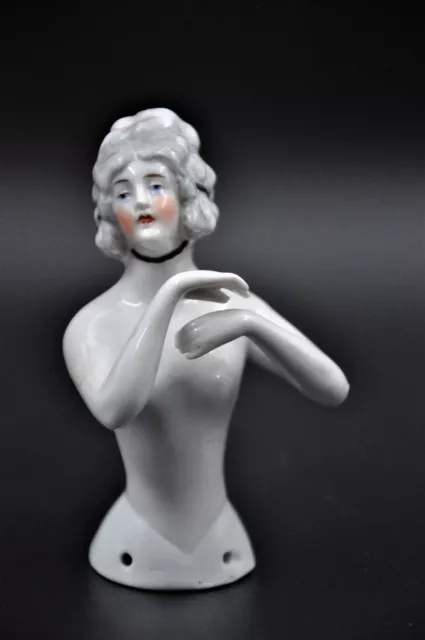 Demi figurine femme porcelaine marquée GERMANY collection poupée