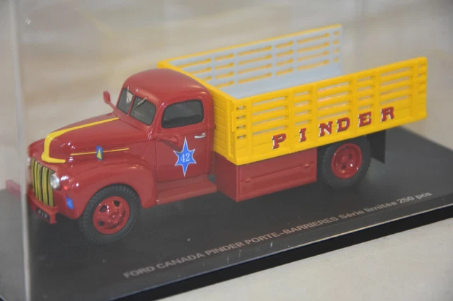 Miniature PERFEX 1/43 – Véhicule Du Tour De France – Renault 2.5T Jaune – Limité à 250 Exemplaires