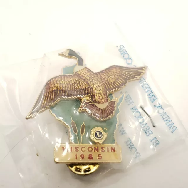 1985 Lions Club WI Wisconsin Pin Canada goose Lapel Vintage