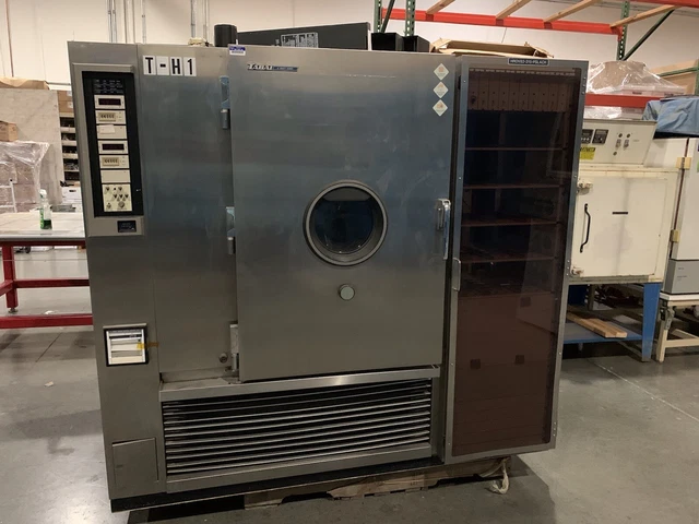 Tabai HROV82-315-PSLATCH Temp/Humidity Chamber w/PS Rack & Driver Cage