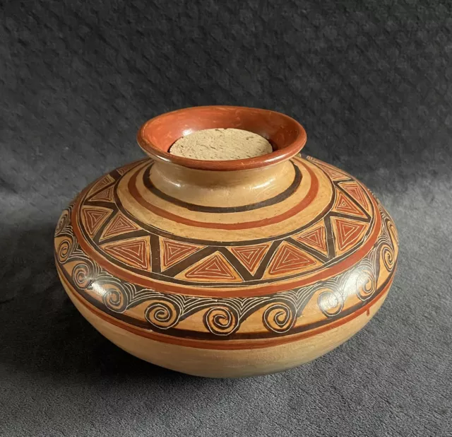 Vintage Costa Rican Guaitil Guanacaste Burnished Clay Pottery Storage Pot SIGNED