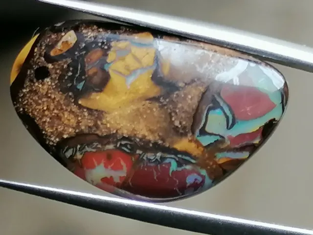 opale boulder 13,68ct, koroit australie ,non traitee ,multicolore.