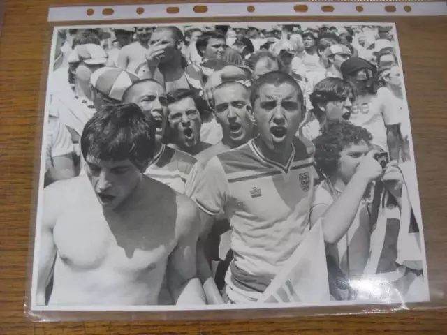 16/06/1982 Press Photograph: World Cup Finals, England v France, In Bilbao, Engl