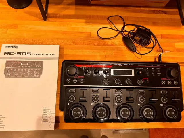 Boss RC-505 Loop Station, barely used/excellent condition!