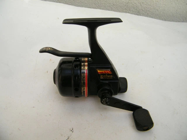 Matériel de pêche ancien noirs Daiwa