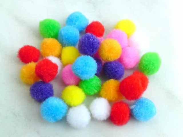 50x Pompons Bommel Kugeln Bunt FarbMix 15mm Handwerk Puppe Nähen Deko Basteln