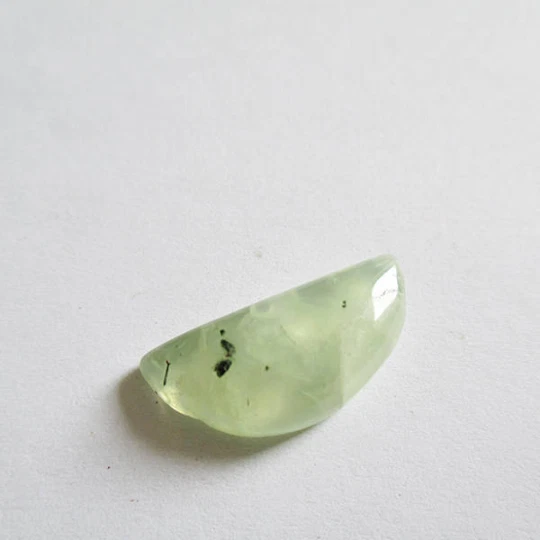 Préhnite cabochon pierre fine 23x10x6mm gemme multicolore reiki chakra plexus