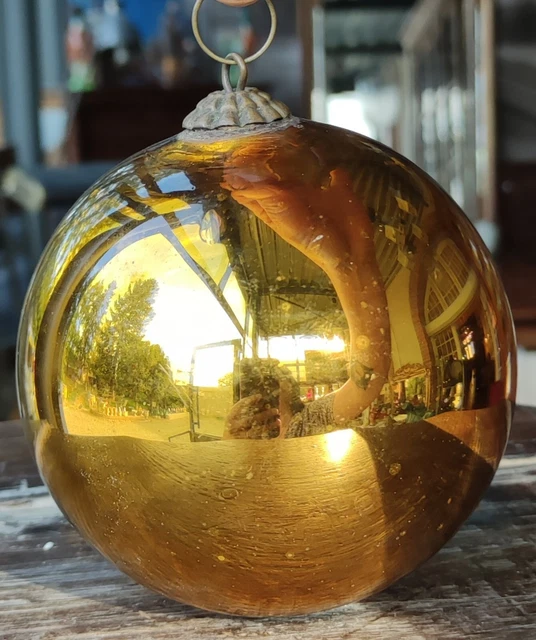 Boule De Noël Ancienne En Verre Soufflé à La Main - Décor églomisé Sapin - Très Bel état