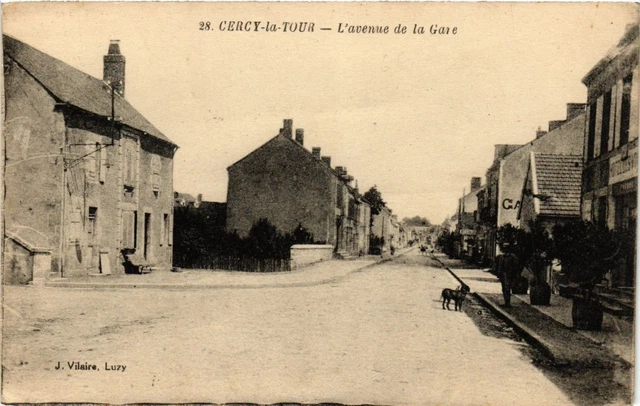 CPA CERCY-la-TOUR L'Avenue de la Gare (420909)