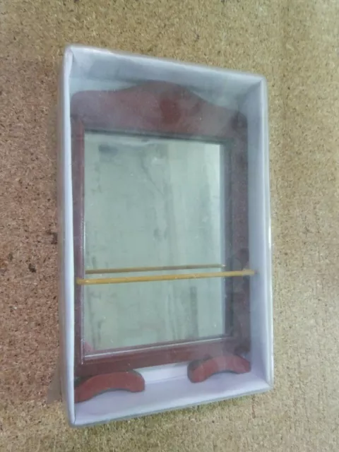 Accesorio para Muñeca de Porcelana.Espejo de Tocador.19 x 12 cm.en caja