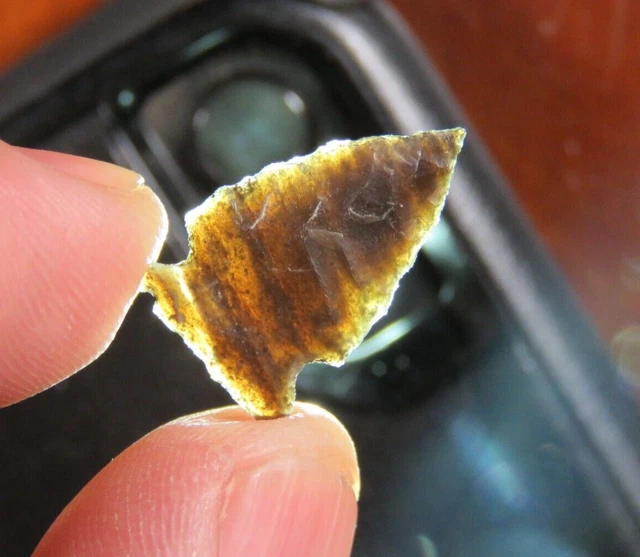 Knife River Plains side-notched arrow point found near Livingston, Montana 7/8