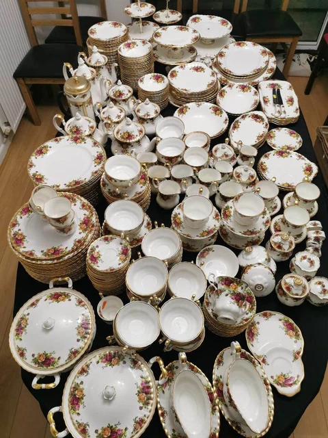 Royal Albert Old Country Roses Dinner Set