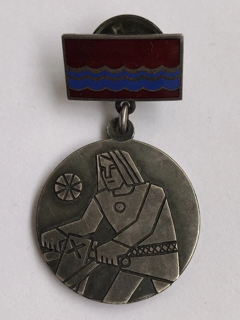 Distintivo sovietico Operatore macchina onorato 1969 Eesti NSV ENSV Tallin...