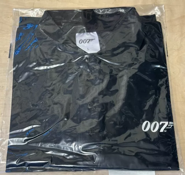 James Bond 007 Official Promotional T Shirt Large. Version 1