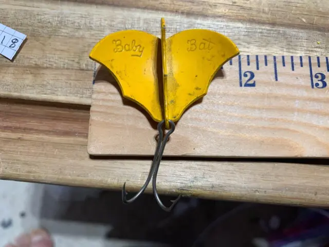 VINTAGE LARGE YELLOW Baby Bat fishing lure (22518) $15.99 - PicClick