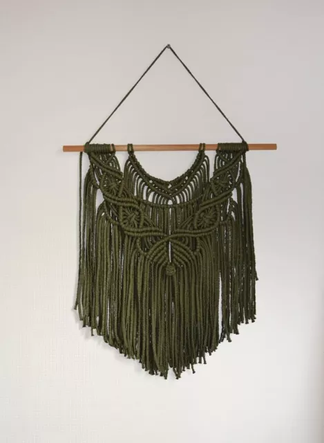 Elegancia verde oliva: colgante de pared de macramé hecho a mano -...