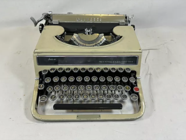 Machine à écrire Studio 42 OLIVETTI De 1945 Couleur Crème