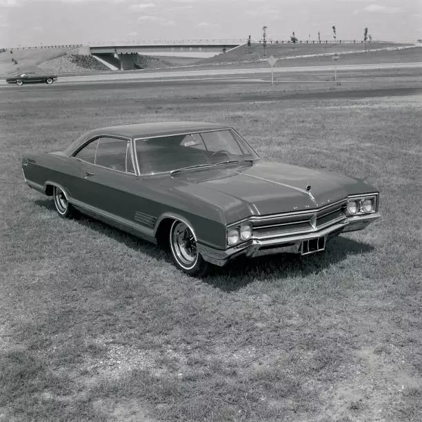 Buick Wildcat 2-door with a 445 cubic inch engine RACING OLD PHOTO 2