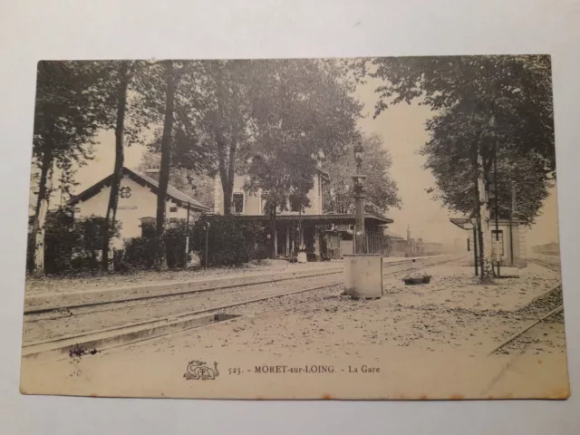 CPA - 77 - MORET sur LOING - La gare - train -