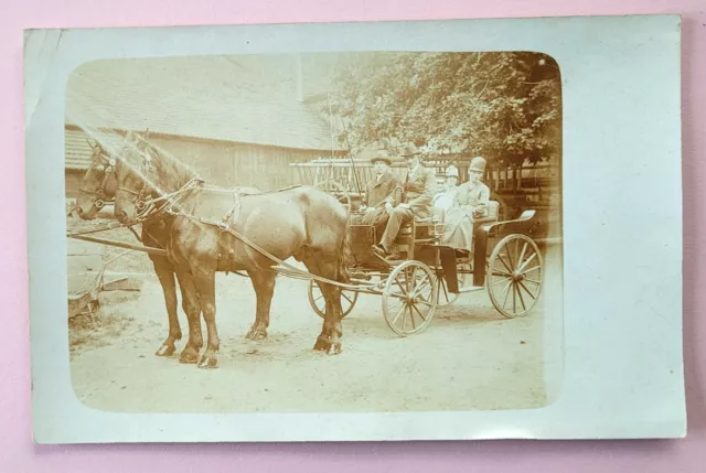 Altes Foto Ausfahrt Pferde Gespann Gutsbesitzer Paare 1930er S/W vintage