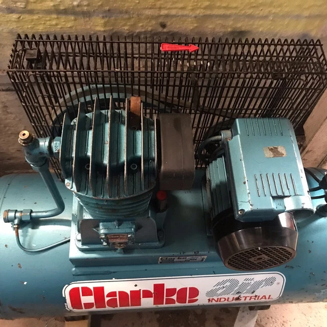 CLARKE AIR INDUSTRIAL COMPRESSOR SINGLE PHASE MODEL SE10C110