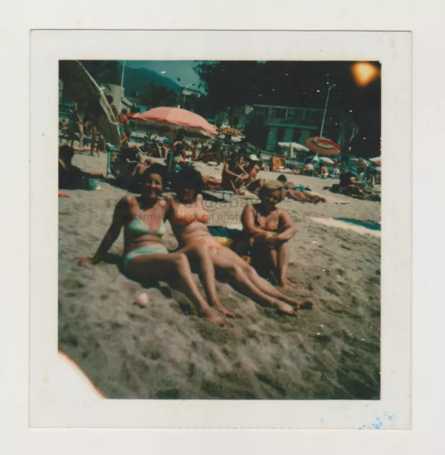 Three Pretty Cute Young Women Beach Bikini Swimsuit Females Snapshot Old Photo