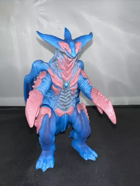 2017 Bandai Ultraman Ultra Kaiju Monster 7” DX ZEGAN Soft Vinyl Toy Figure