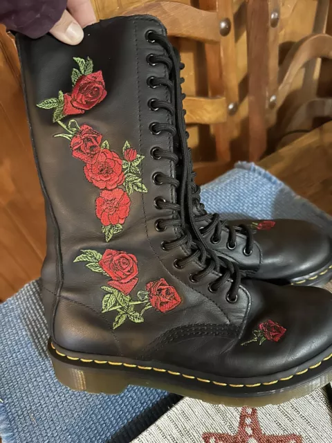 Dr. Martens 1914 Vonda Floral Embroidered 14 Eye Zip Boots Size 7