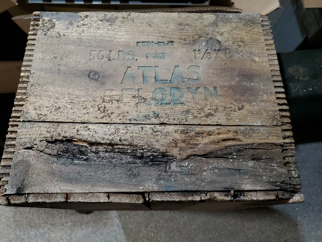 Vintage ATLAS POWDER CO. Empty Wood Crate Box High Explosives 4
