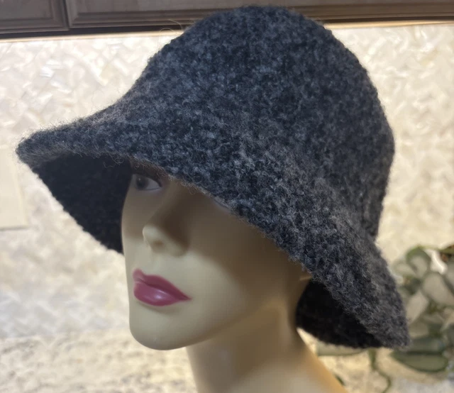 Hats, Women display picture 2