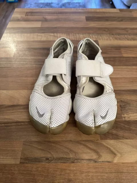 Camel on sale toe trainers