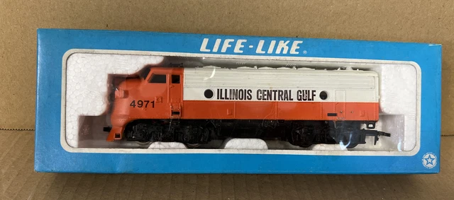 Life-Like HO Scale Illinois Central Gulf Locomotive #4971 With Box