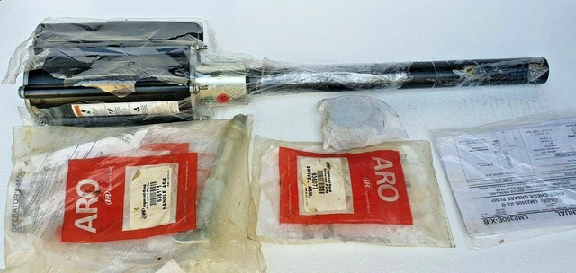 ARO LM2350E-21-B Pneumatic Grease Pump 7500 PSI / 517 Bar, Ratio 50:1, 3" # NEW