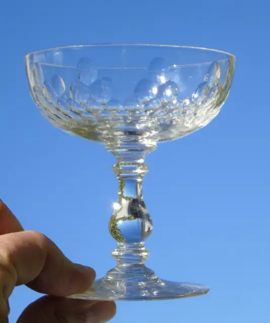 Baccarat - Coupe à champagne en cristal taillé. Début Xxe s Forme 62 taille 5777